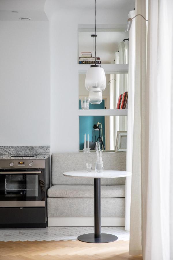 Miro Rooms French - Quiet Chic, Free Private Parking รีกา ภายนอก รูปภาพ