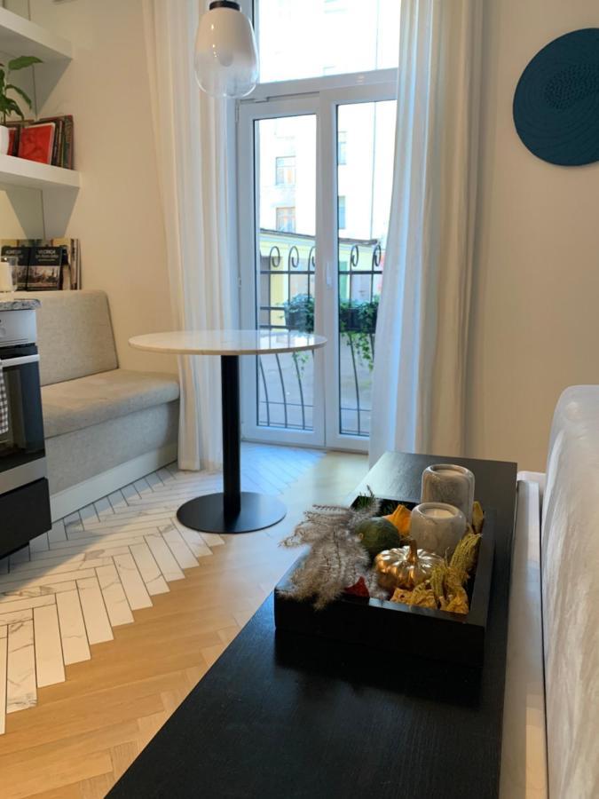 Miro Rooms French - Quiet Chic, Free Private Parking รีกา ภายนอก รูปภาพ